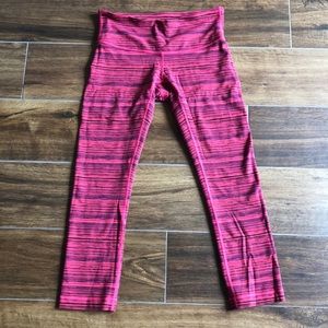 Lululemon wonder under crop SIZE: 4